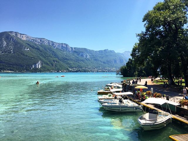 Lac d'Annecy #annecy #rhonealpes #hautesavoie #igersfrance #lake #travelblog #travelblogger #blogvoyage #summer @lac_annecy_tourisme @savoiemontblanc #savoiemontblanc