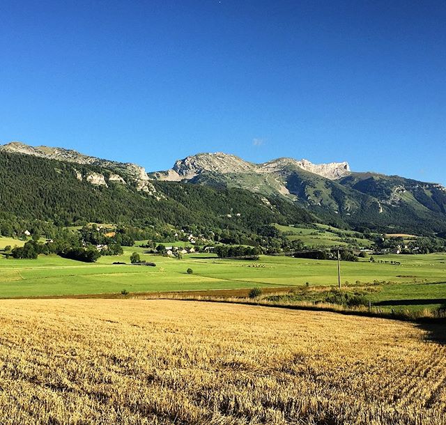 Villard de Lans #isere #iseretourisme #frenchalps #igersfrance #igersgrenoble #grenoble #grenobletourisme #vercors #travel #blogvoyage #travelblogger #travelblog #instatravel @grenobletourisme #mygrenoble